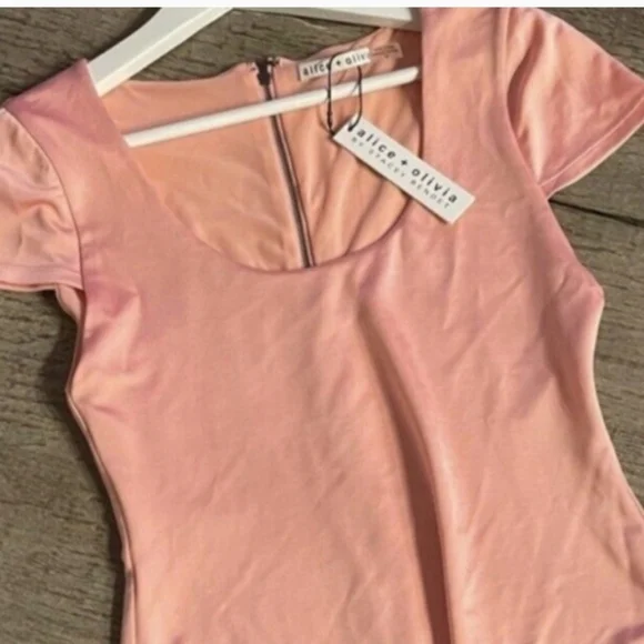 Alice + Olivia Jenara Cap Sleeve Bodysuit Size Small NWT - Picture 11 of 13